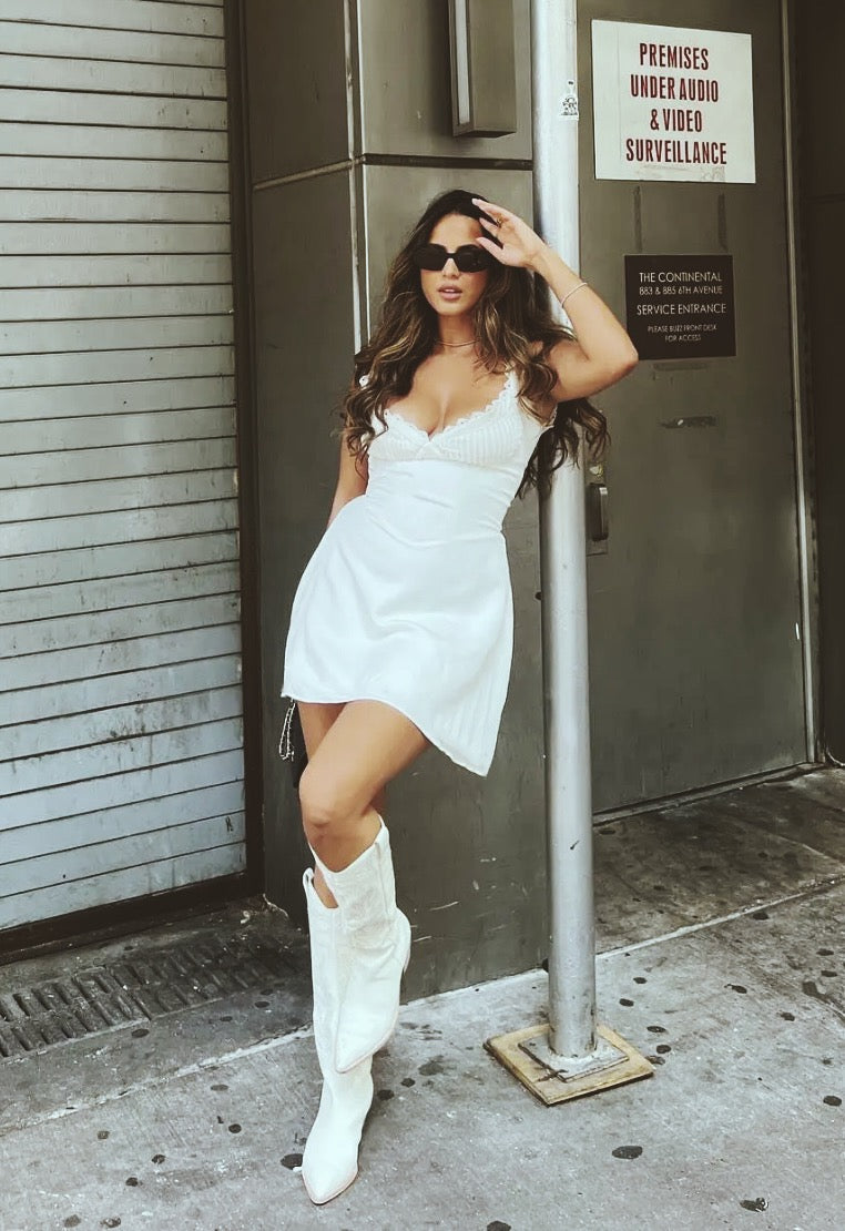 Dolly white dress